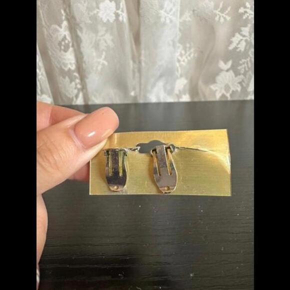 Vintage Pearl and Rhinestone Clip-On Earrings – Statement Fashion Jewelry - Picture 2 of 2